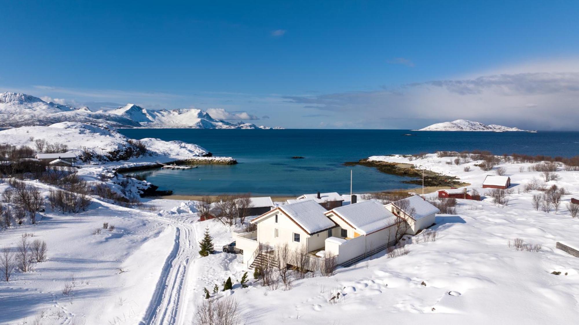 Brensholmen Beach House Tromso Exterior photo